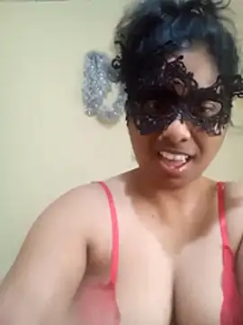 Expose Queen online show from 02/17/26, 06:32