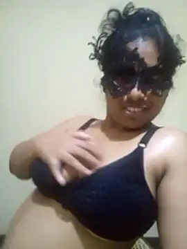 Expose Queen online show from 03/14/26, 06:24