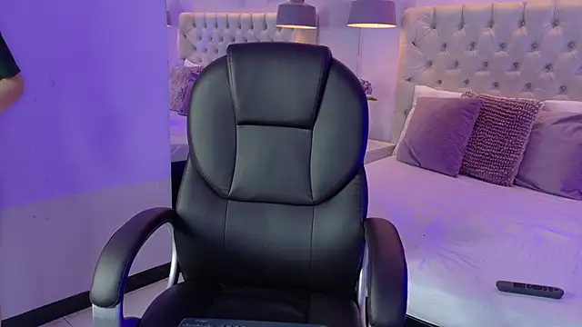 AshleyGinger  online show from 11/20/25, 02:50