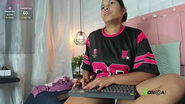 Lunaamorena  online show from 01/09/26, 07:37