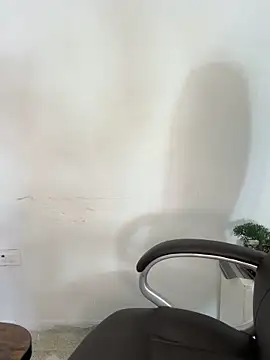  Isabella 1 online show from 12/23/25, 02:42