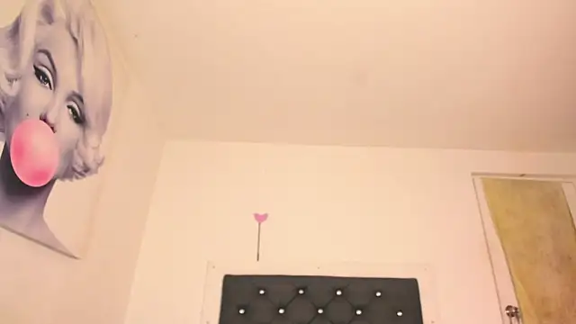 BiancaValentinna online show from 12/03/25, 07:01