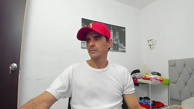 Sofi And Santy online show from 11/29/25, 12:46