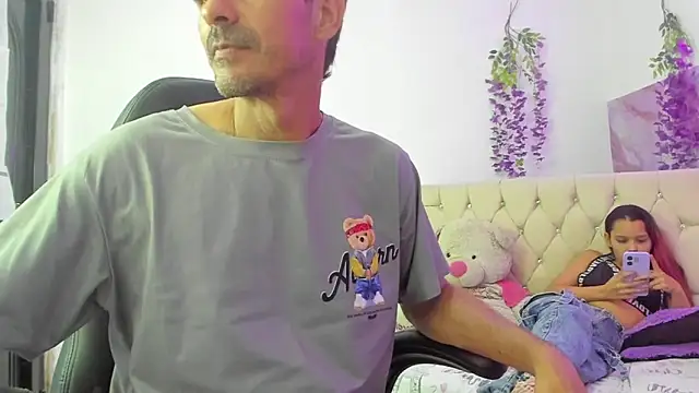 Sofi And Santy online show from 04/21/26, 01:42