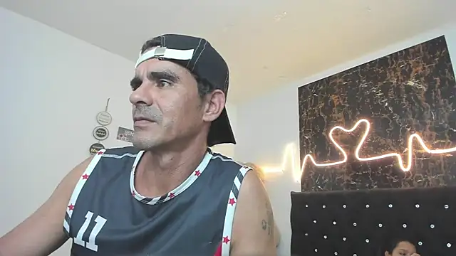 Sofi And Santy online show from 05/30/26, 11:51