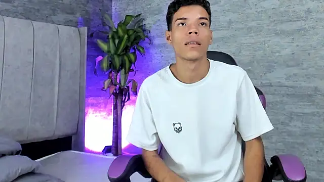 Snapshot of jhojan_foxxx_ chatting on 11/16/25, 08:36 jhojan foxxx online show from 11/16/25, 08:36