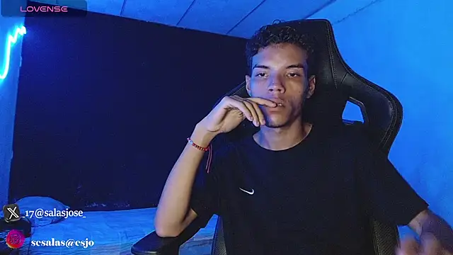 jhojan foxxx  online show from 11/28/25, 08:33