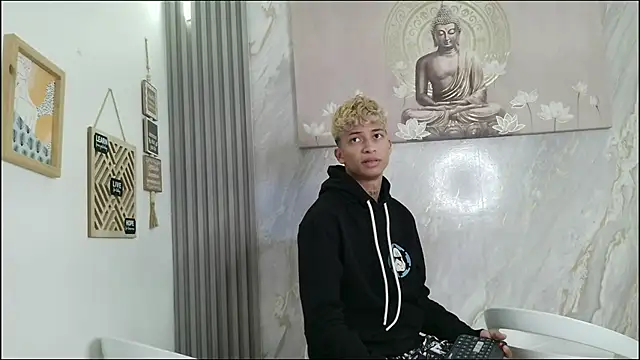 EMPIRE BOYS1 online show from 04/06/26, 01:34