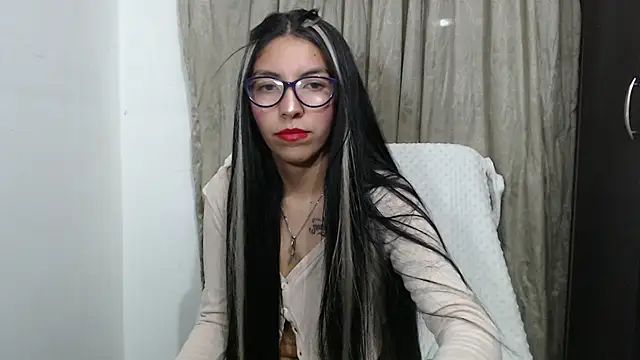 AlejaRosuie online show from 10/20/25, 02:12