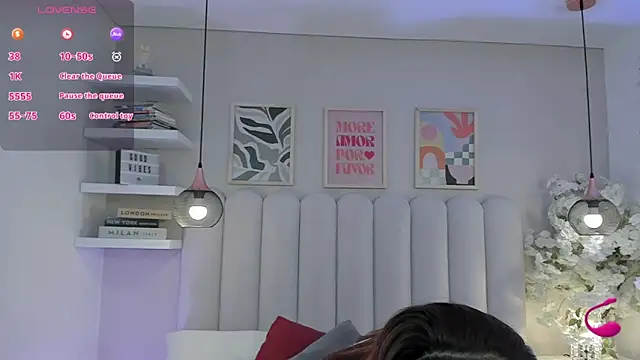 Isabella  gonzalez  online show from 10/25/25, 03:58