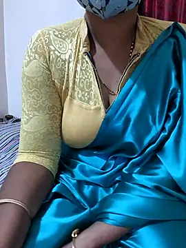 Snapshot of Best_Kannada_Couple chatting on 10/27/25, 05:33 Best Kannada Couple online show from 10/27/25, 05:33