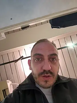 Snapshot of AlexGogo23 chatting on 10/13/25, 01:55 AlexGogo23 online show from 10/13/25, 01:55