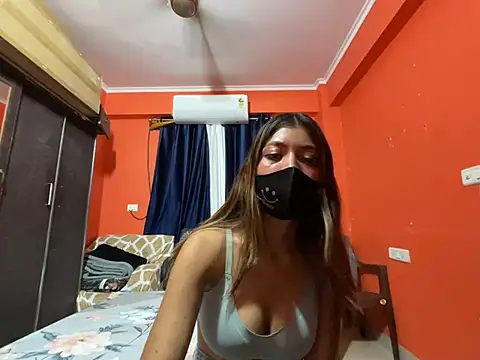 HOT HONEY10 online show from 07/04/26, 03:40