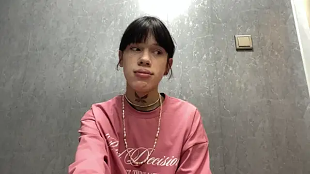 Snapshot of mun_poli chatting on 11/14/25, 10:40 mun poli online show from 11/14/25, 10:40