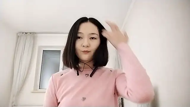 Lyndasilk online show from 10/13/25, 03:23