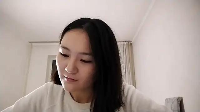 Lyndasilk online show from 10/21/25, 02:40