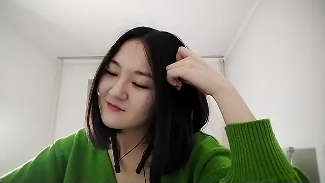 Lyndasilk online show from 11/06/25, 03:13