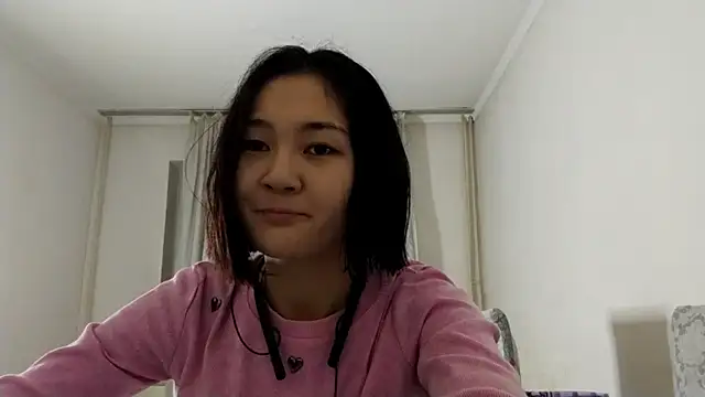 Lyndasilk online show from 11/24/25, 03:34