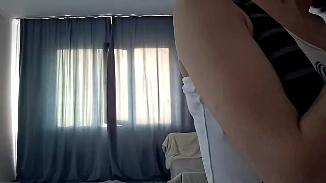 Lyndasilk online show from 04/01/26, 12:17