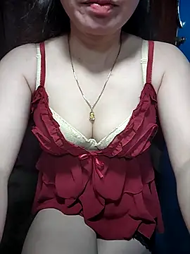 LeanaLy online show from 11/03/25, 07:42