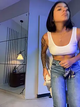 AlyssaRay online show from 03/05/26, 12:23