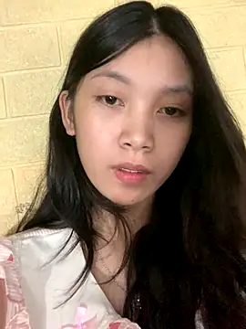 linh-lan1 online show from 10/15/25, 10:59