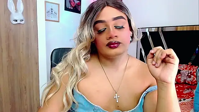 Snapshot of Sofiabigcock22 chatting on 12/03/25, 10:35 Sofiabigcock22 online show from 12/03/25, 10:35