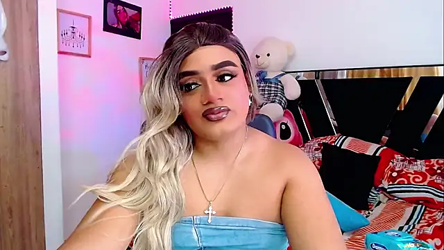 Snapshot of Sofiabigcock22 chatting on 12/05/25, 11:30 Sofiabigcock22 online show from 12/05/25, 11:30