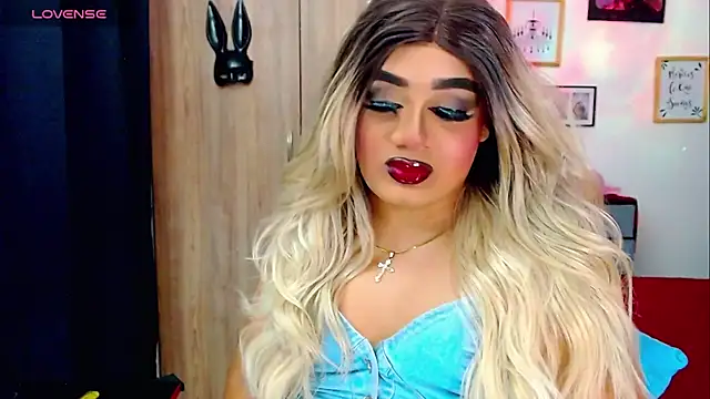 Snapshot of Sofiabigcock22 chatting on 12/16/25, 03:55 Sofiabigcock22 online show from 12/16/25, 03:55