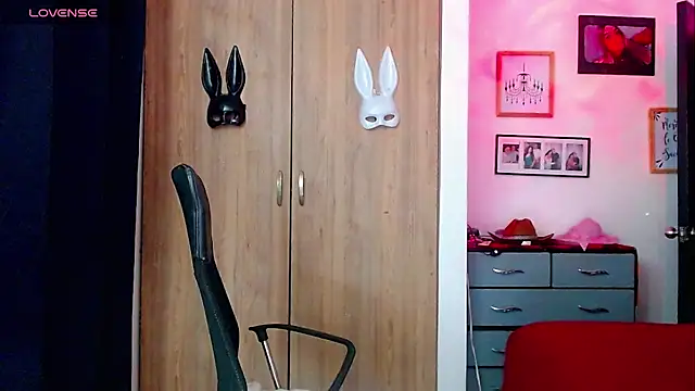 Snapshot of Sofiabigcock22 chatting on 12/18/25, 04:51 Sofiabigcock22 online show from 12/18/25, 04:51