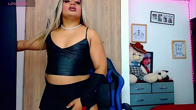 Snapshot of Sofiabigcock22 chatting on 01/08/26, 01:30 Sofiabigcock22 online show from 01/08/26, 01:30