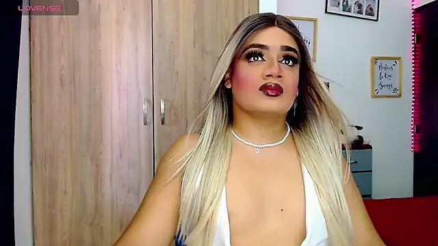 Snapshot of Sofiabigcock22 chatting on 01/08/26, 05:26 Sofiabigcock22 online show from 01/08/26, 05:26