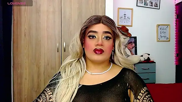 Snapshot of Sofiabigcock22 chatting on 01/09/26, 10:44 Sofiabigcock22 online show from 01/09/26, 10:44