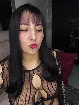 kitten25-hott online show from 12/18/25, 01:55