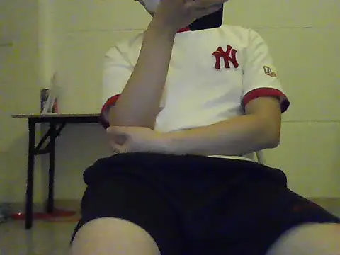 Snapshot of gande_003 chatting on 10/13/25, 06:19 gande 003 online show from 10/13/25, 06:19