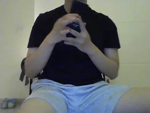 Snapshot of gande_003 chatting on 10/24/25, 04:03 gande 003 online show from 10/24/25, 04:03