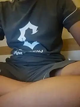 Snapshot of gande_003 chatting on 11/07/25, 04:07 gande 003 online show from 11/07/25, 04:07