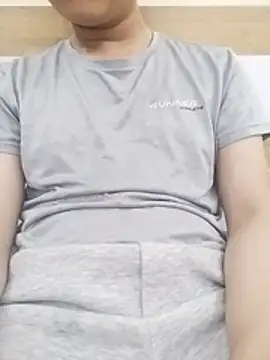 Snapshot of gande_003 chatting on 11/23/25, 09:09 gande 003 online show from 11/23/25, 09:09