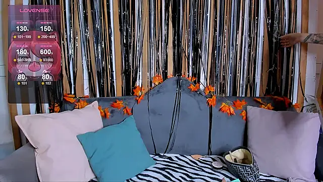 ChloeLewisss online show from 11/03/25, 01:19