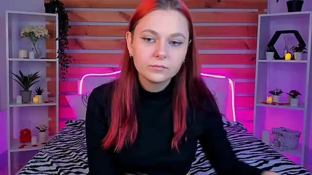 ChloeLewisss online show from 12/03/25, 01:57