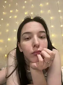 Snapshot of _LovelyDana_ chatting on 10/13/25, 04:29 LovelyDana online show from 10/13/25, 04:29