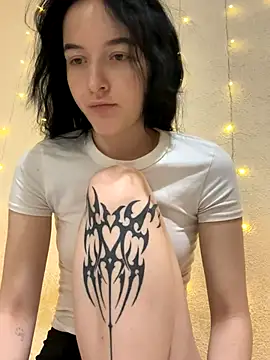 Snapshot of _LovelyDana_ chatting on 11/02/25, 05:15 LovelyDana online show from 11/02/25, 05:15