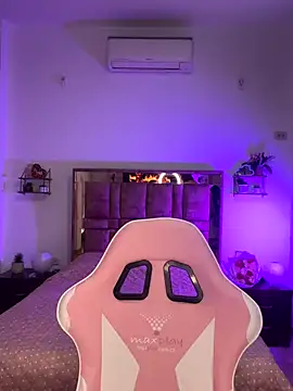 MIACUTEE  online show from 11/27/25, 08:55