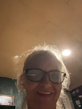 Snapshot of Mananddan chatting on 10/13/25, 05:07 Mananddan online show from 10/13/25, 05:07