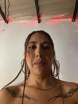 Snapshot of Sweett_pain chatting on 11/20/25, 03:50 Sweett pain online show from 11/20/25, 03:50