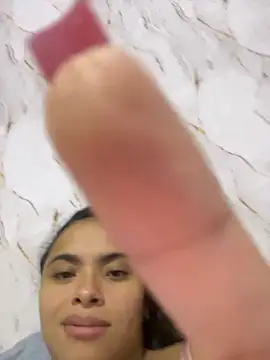 safadinhaquenteW online show from 10/18/25, 04:04