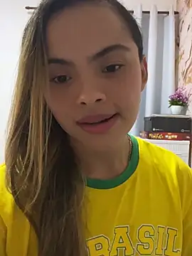 safadinhaquenteW online show from 06/17/26, 04:08