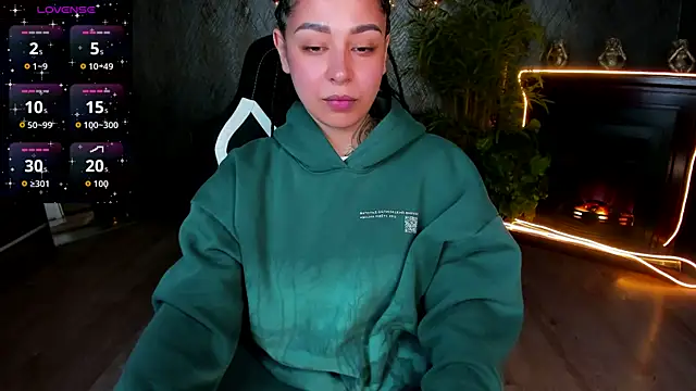 Aisha Goldstein online show from 03/31/26, 08:37