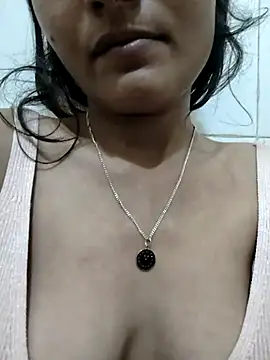 HOTTY CUTI online show from 10/30/25, 04:08