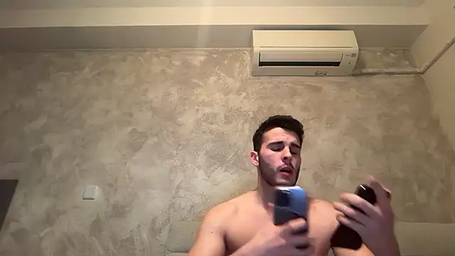 Snapshot of Camaraman05 chatting on 03/01/26, 07:49 Camaraman05 online show from 03/01/26, 07:49